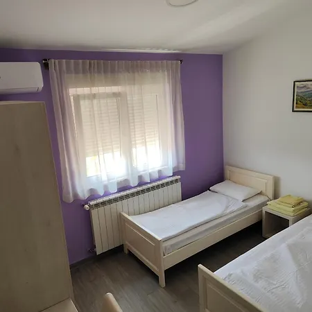 B&B Mk, Plavi Restoran, 로즈니차