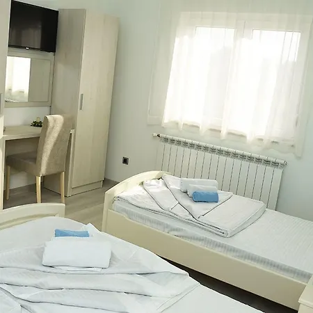 Mk, Plavi Restoran, 3*